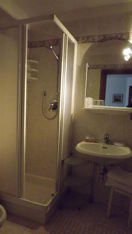 Hotel Garni Norma Мадона ди Кампильо Стая снимка