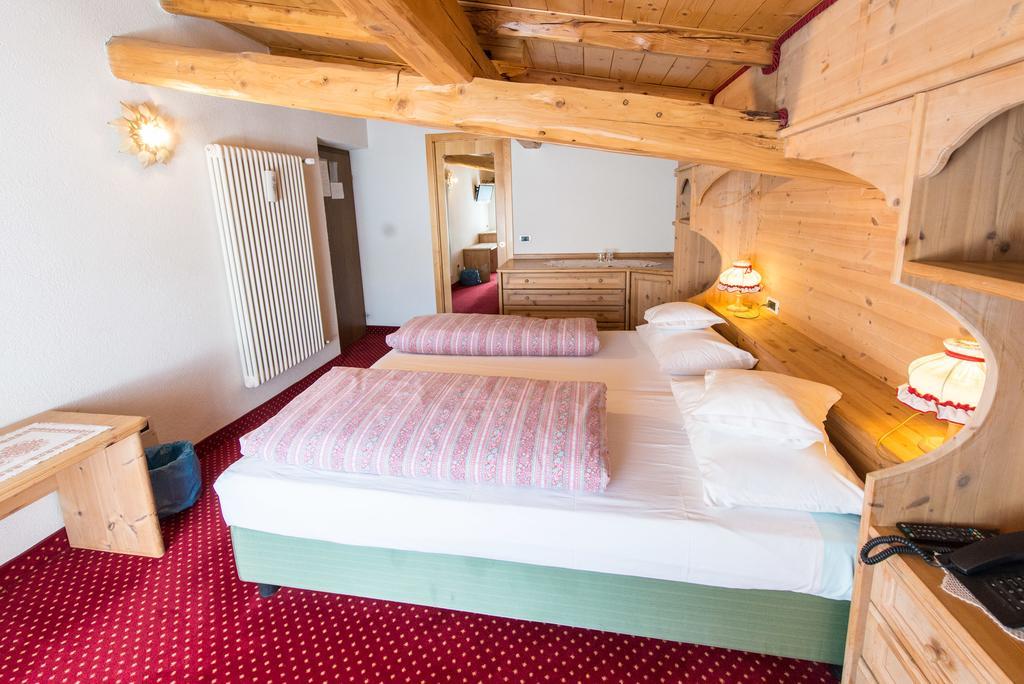 Hotel Garni Norma Мадона ди Кампильо Екстериор снимка