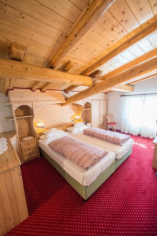 Hotel Garni Norma Мадона ди Кампильо Екстериор снимка