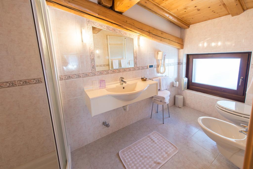 Hotel Garni Norma Мадона ди Кампильо Екстериор снимка