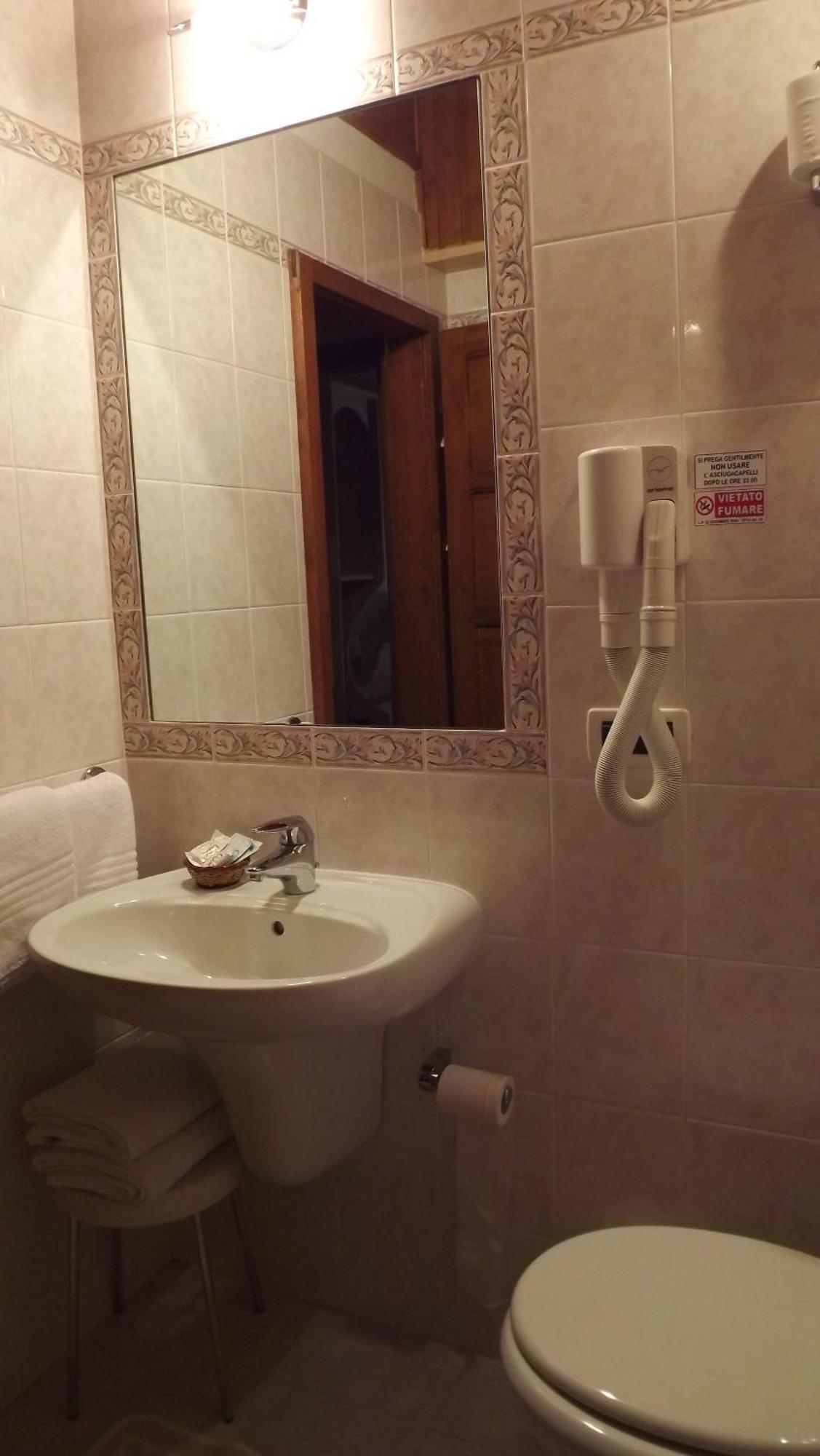 Hotel Garni Norma Мадона ди Кампильо Екстериор снимка