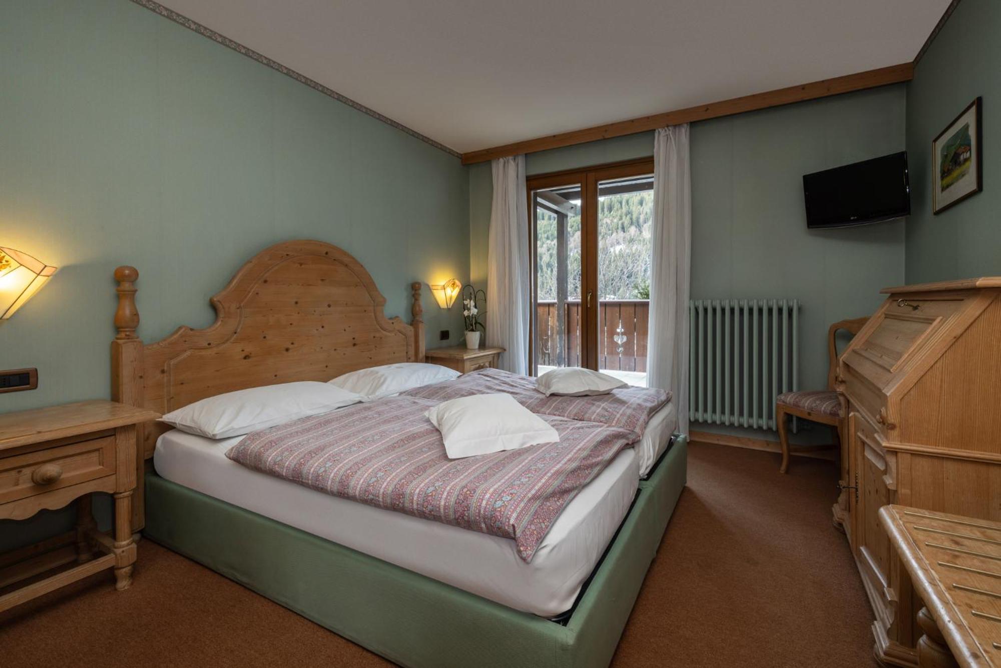 Hotel Garni Norma Мадона ди Кампильо Екстериор снимка