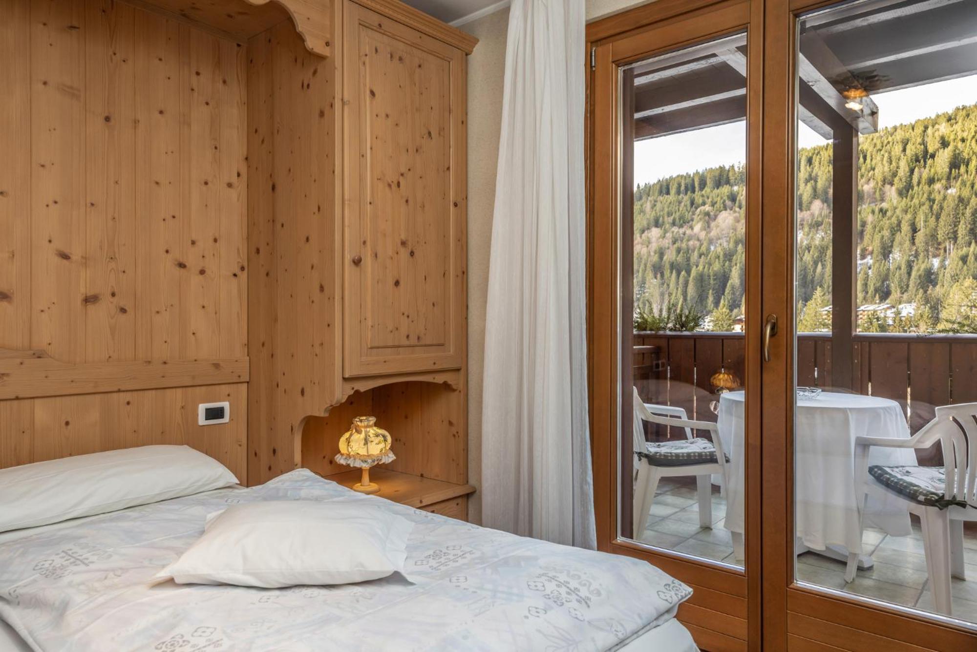 Hotel Garni Norma Мадона ди Кампильо Екстериор снимка